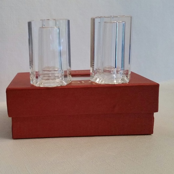 New in Box Simon Design Salt and Pepper shakers - Picture 3 of 6